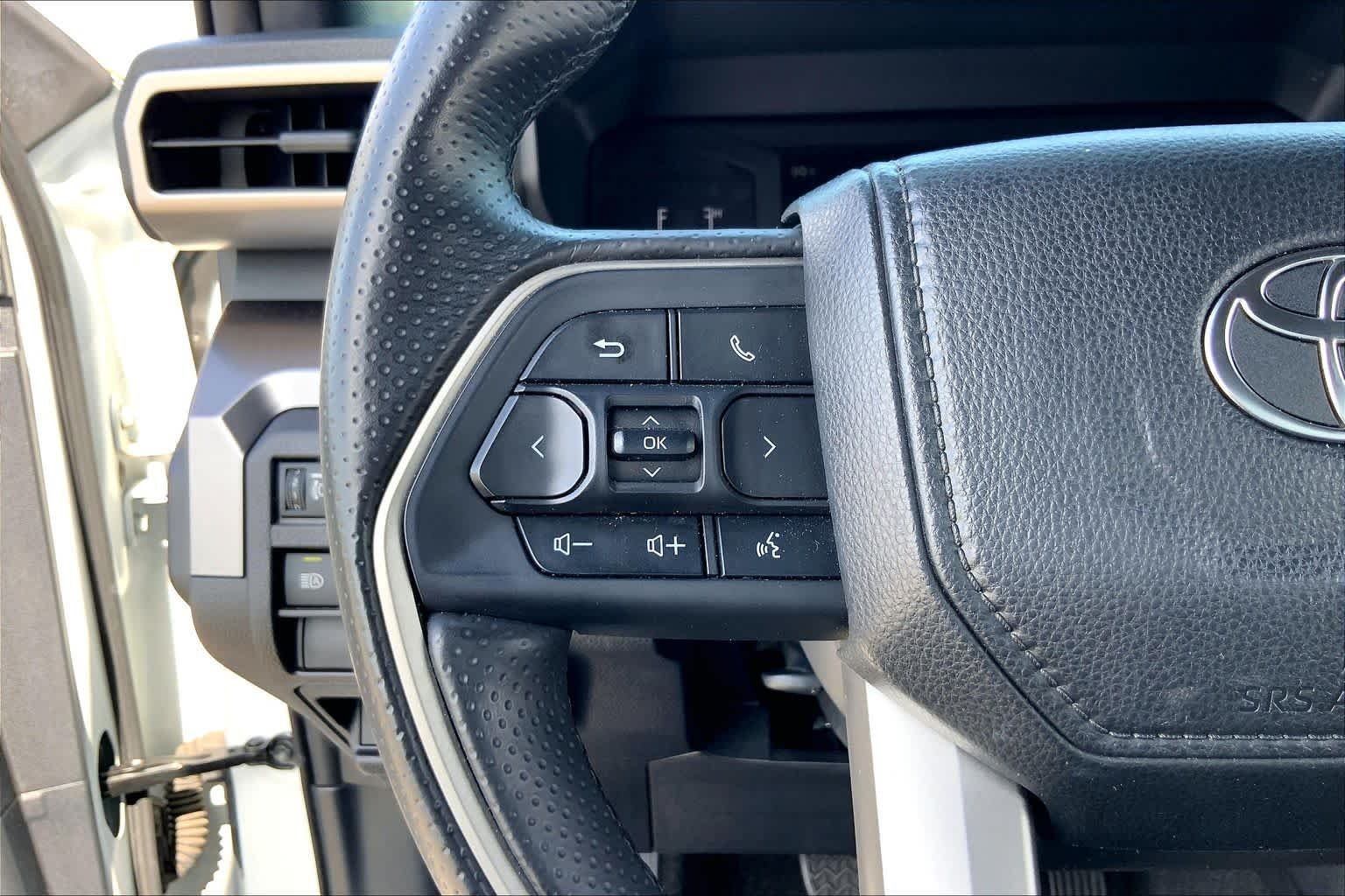 Used 2025 Ice Cap Toyota SR5 image 23