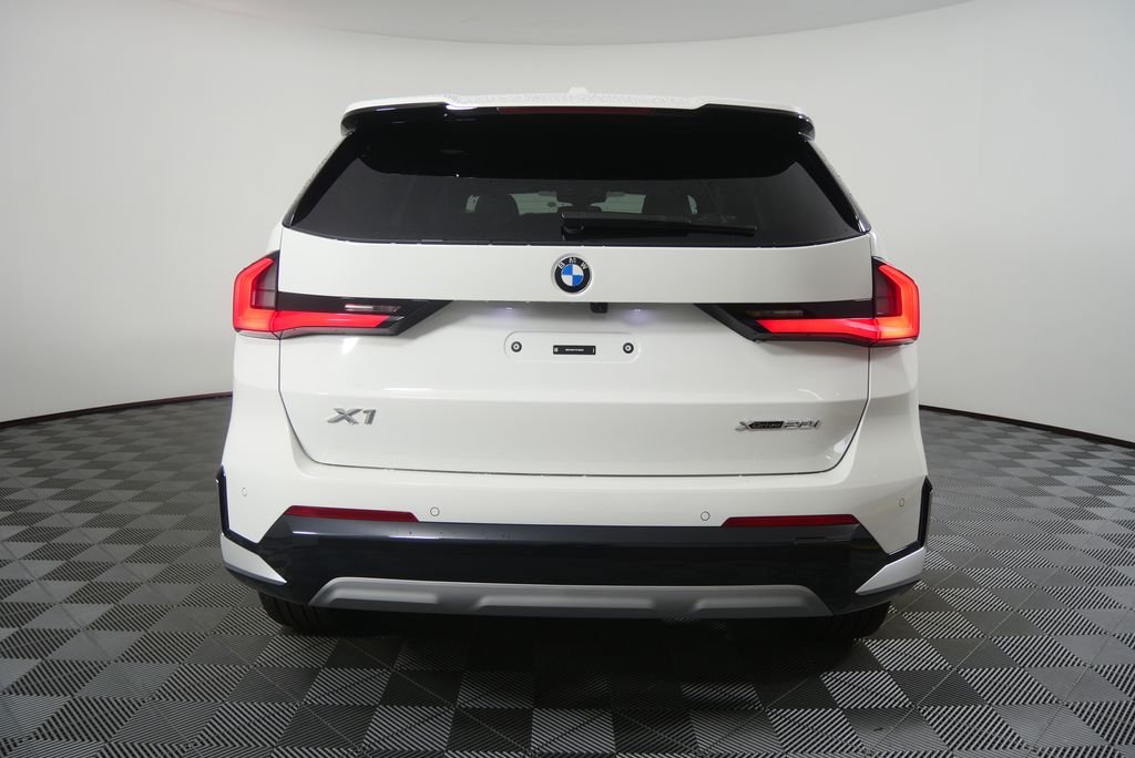 New 2026 Alpine White BMW xDrive28i image 4