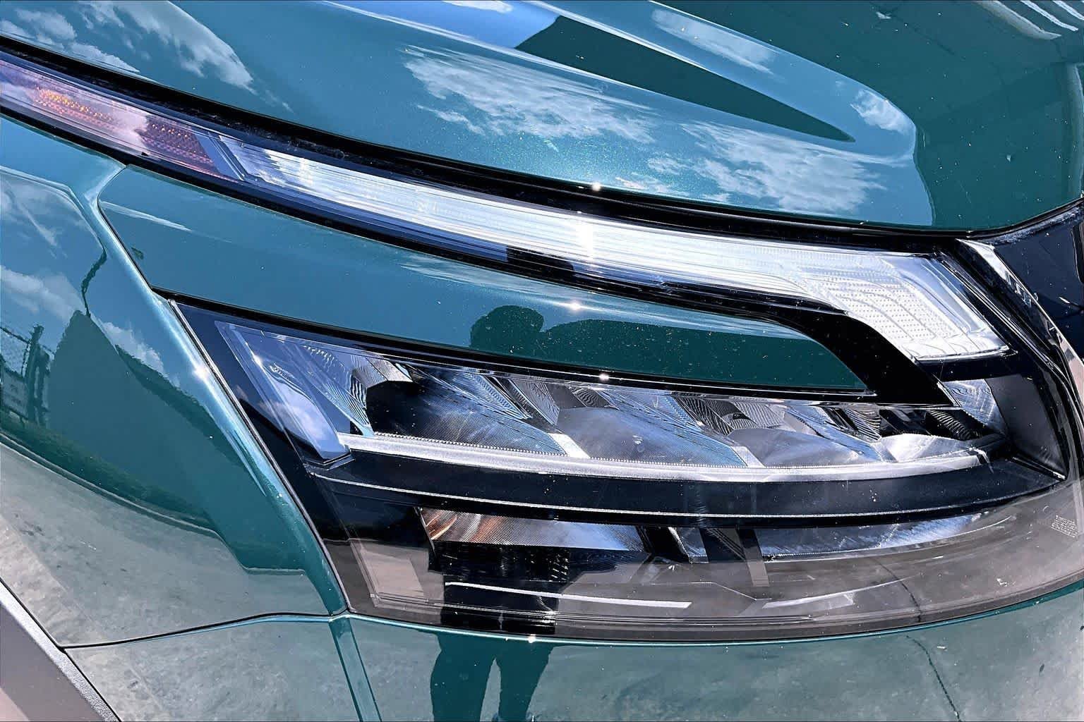 Certified Used 2025 Obsidian Green Pearl Nissan Platinum image 28