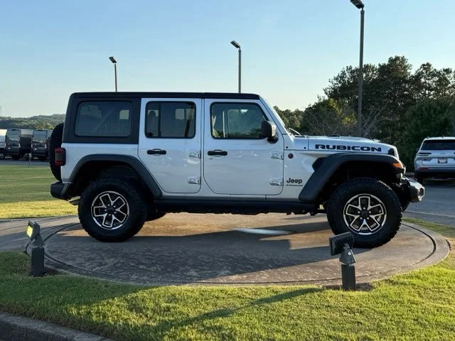 Used 2024 Silver Jeep Rubicon image 9