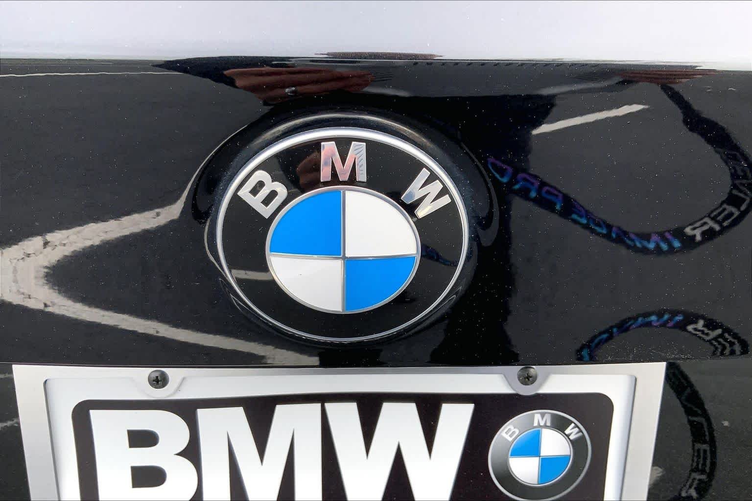 Used 2021 Black Sapphire Metallic BMW xDrive28i image 9