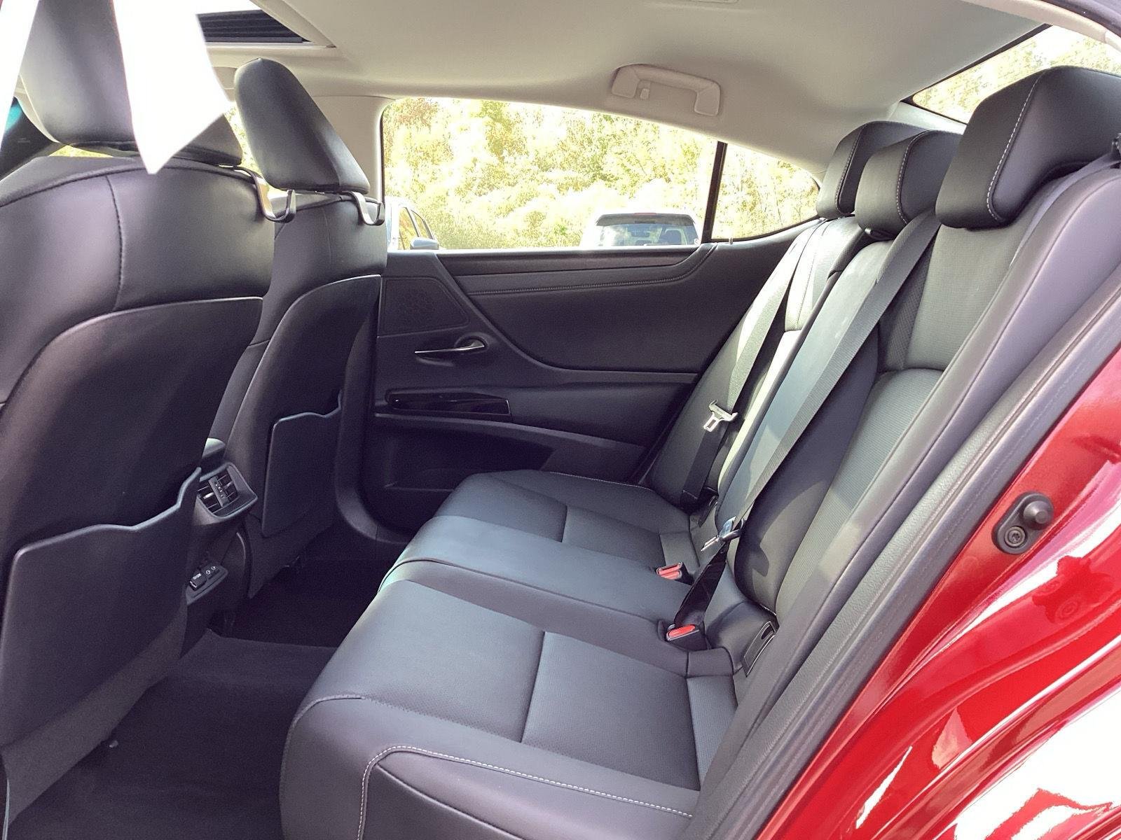 Used 2023 Matador Red Mica Lexus ES 350 image 25