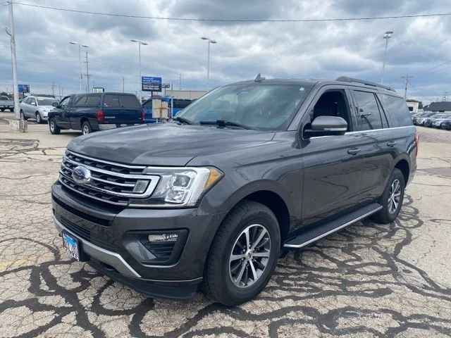 Used 2020 Magnetic Ford XLT image 2