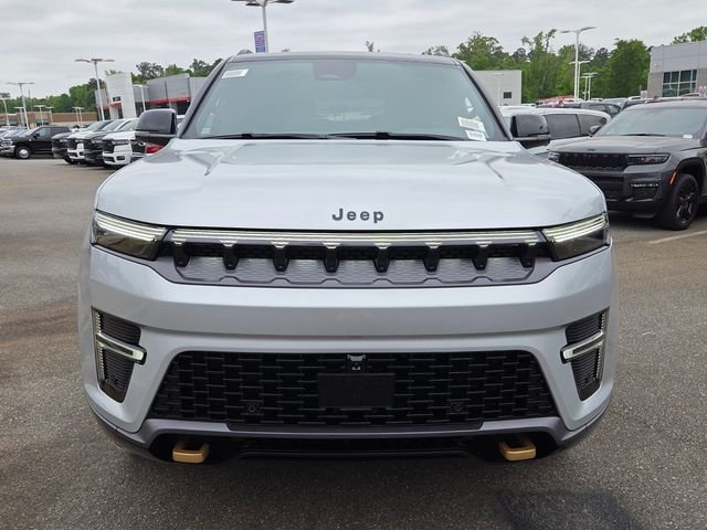 New 2026 Silver-Zynith Exterior Paint Jeep  image 2