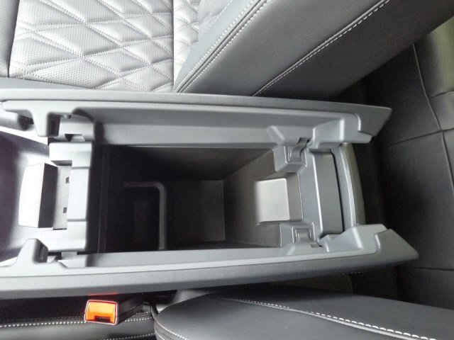 New 2026 Obsidian Nissan Platinum image 37