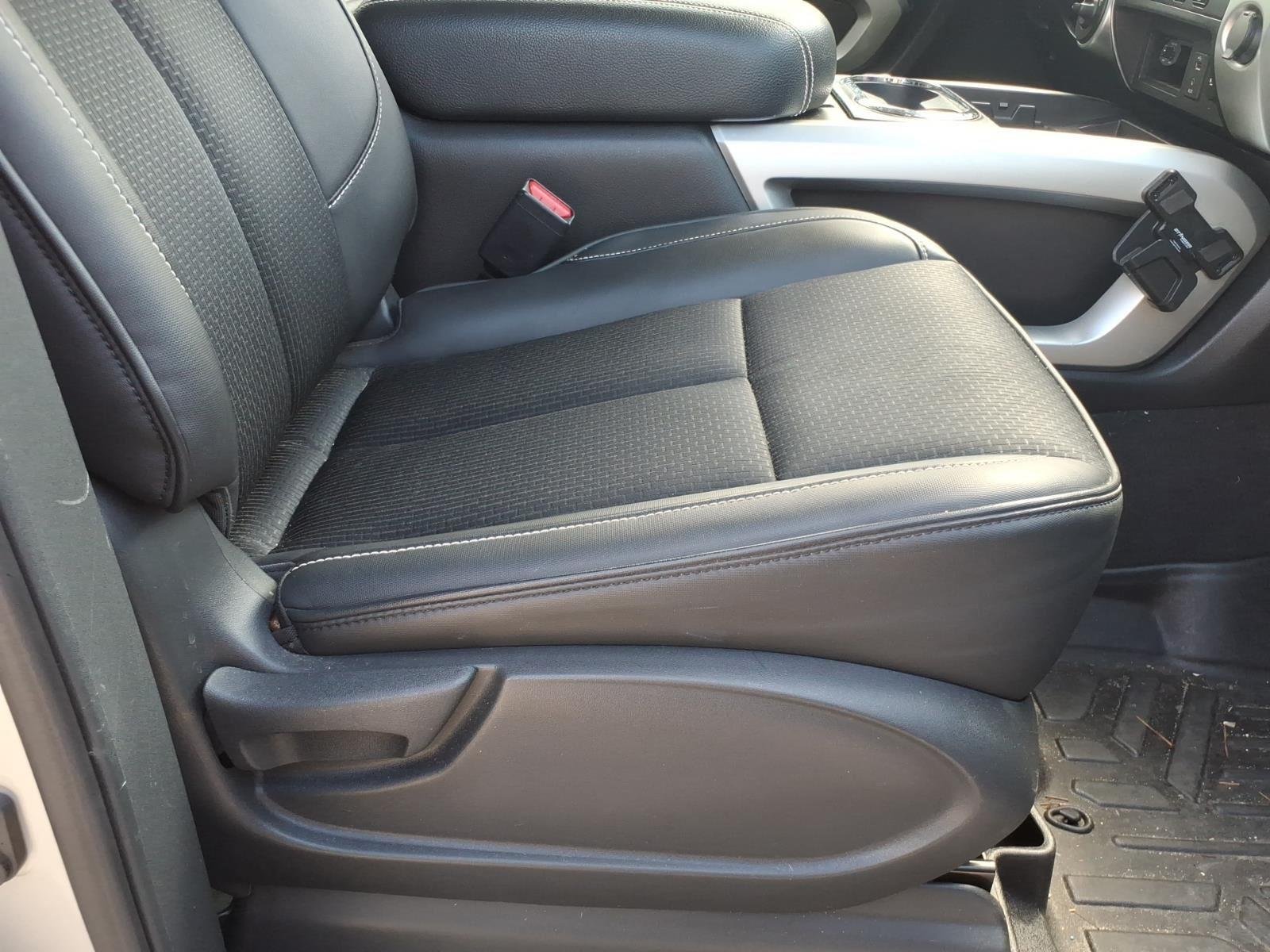 Used 2018 Brilliant Silver Nissan PRO-4X image 19
