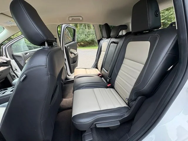 Used 2019 White Platinum Clearcoat Metallic Ford SEL image 14