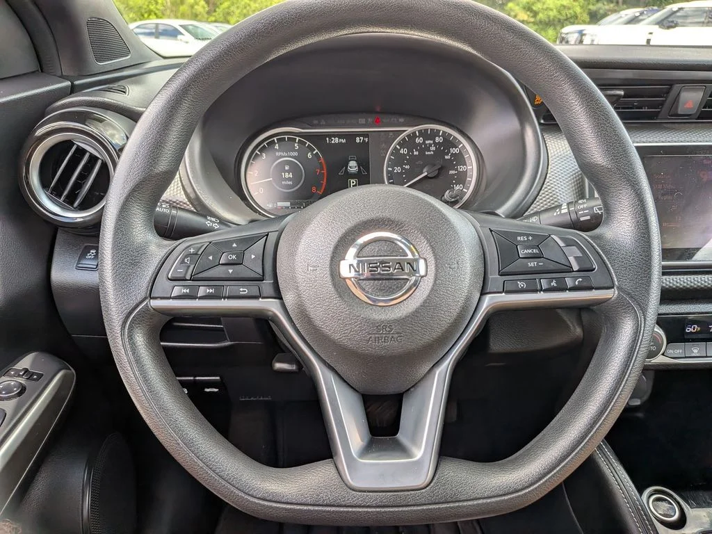 Used 2018 Red Nissan SV image 11