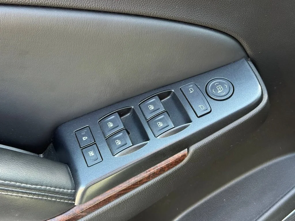 Used 2015 IRIDIUM METALLIC GMC SLE image 30