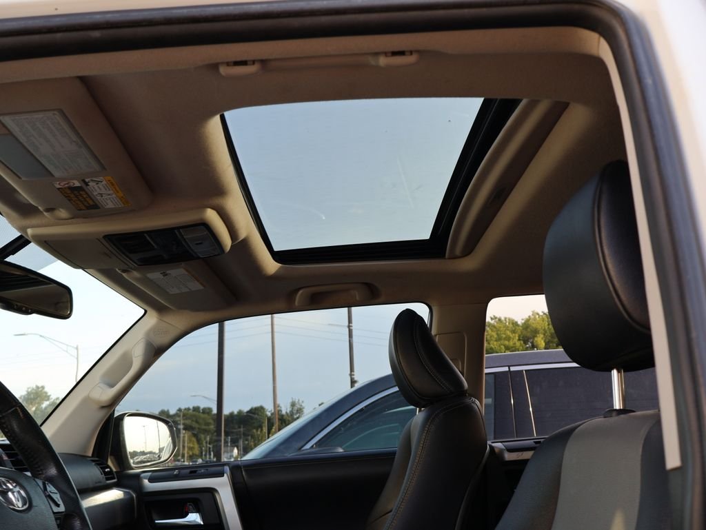 Used 2018 White Toyota SR5 Premium image 10