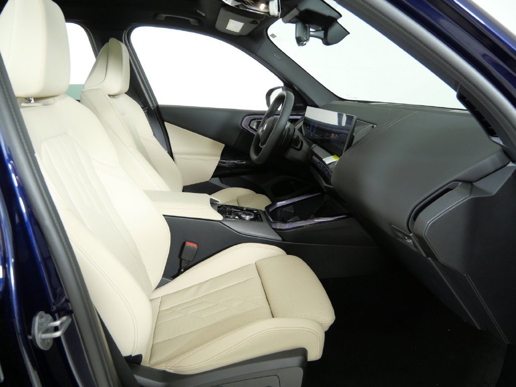 New 2026 Tanzanite Blue II Metallic BMW 30 xDrive image 21