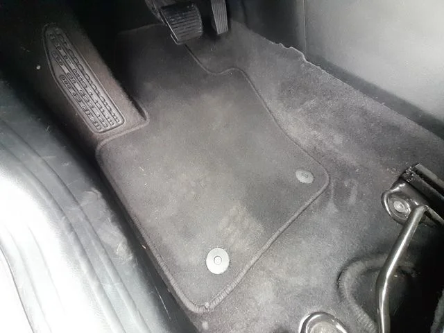 Used 2024 White Jeep Latitude image 31
