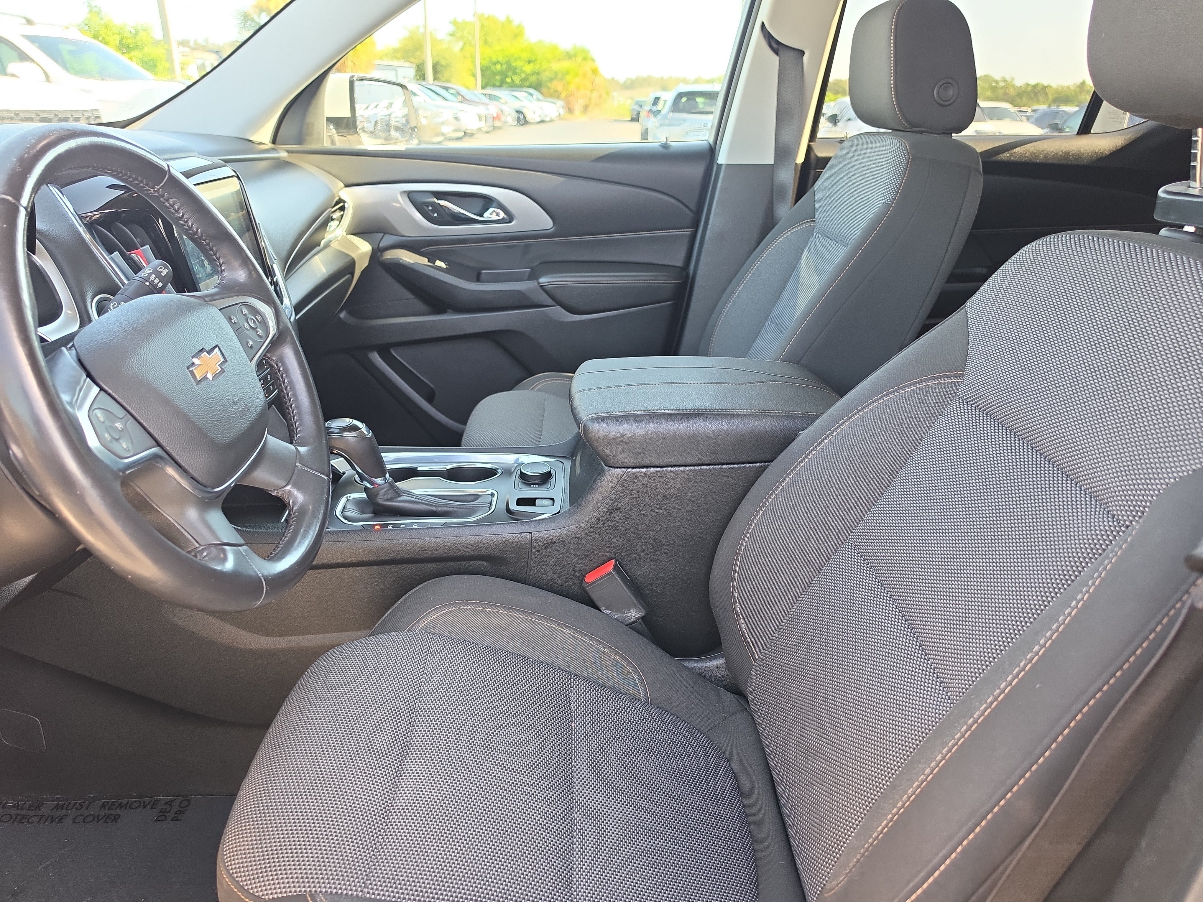 Certified Used 2018 IRIDESCENT PEARL TRICOAT Chevrolet LT Cloth image 19
