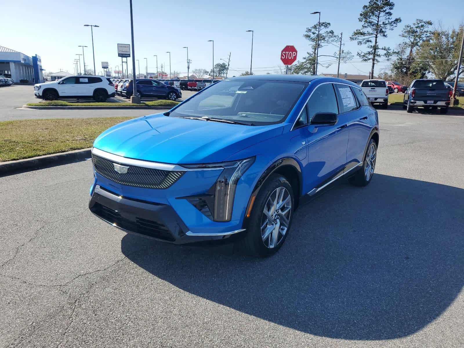 2025 Cadillac OPTIQ Luxury 2