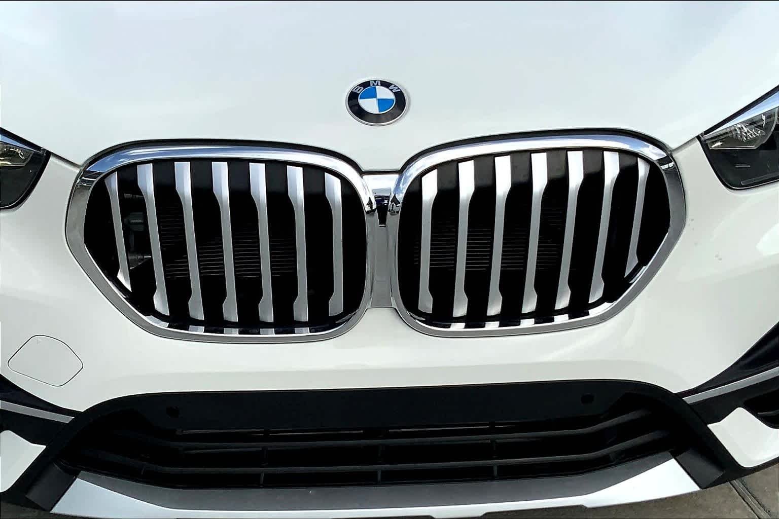 Used 2021 Alpine White BMW xDrive28i image 29