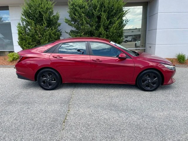 Used 2021 Scarlet Red Hyundai SEL image 5