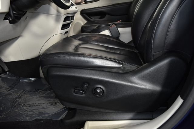 2017 Chrysler Pacifica Touring-L - Photo 13