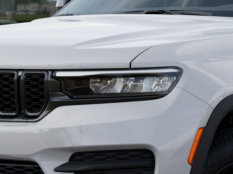 New 2025 Bright White Clear-Coat Exterior Paint Jeep Altitude image 36