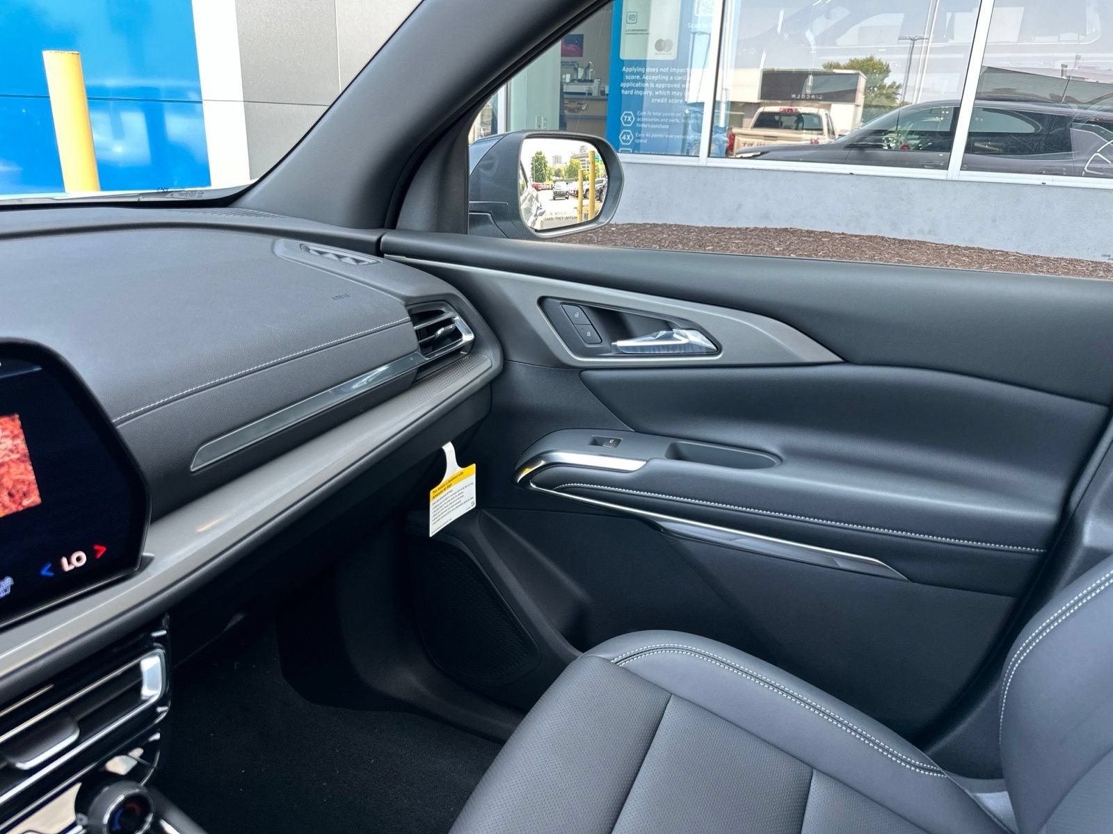New 2027 Polar White Tricoat Chevrolet LT with Sun and Wheel Package - Exotex Seating image 43