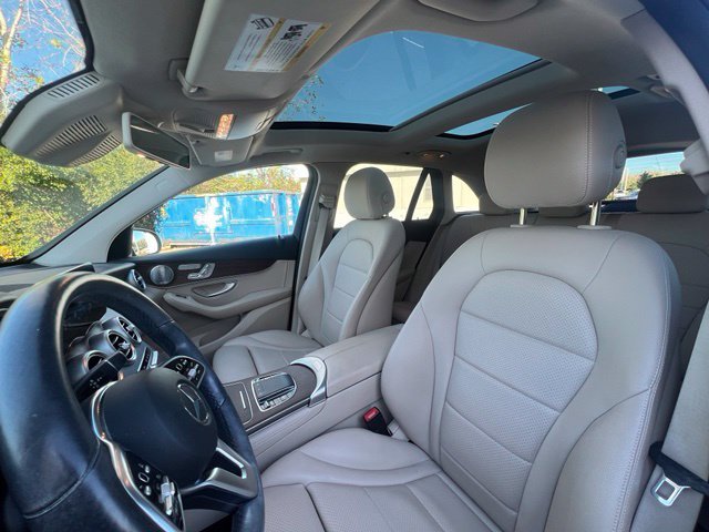 Used 2020 Polar White Mercedes-Benz GLC 300 image 21
