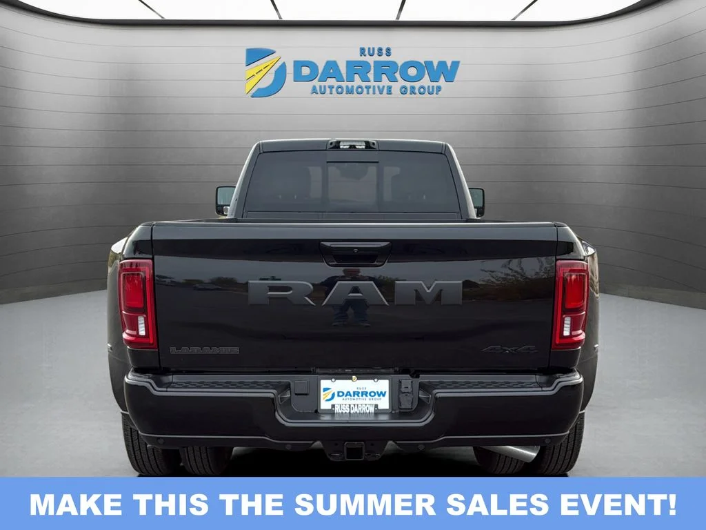 New 2026 Diamond Black Crystal Pearl-Coat Exterior Paint RAM Laramie image 4