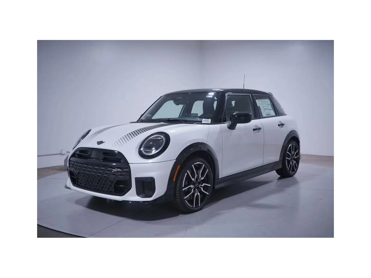 2026 MINI Hardtop Cooper S's photo