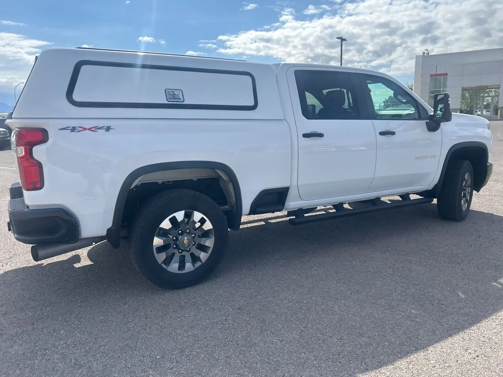 Used 2025 White Chevrolet Custom image 12