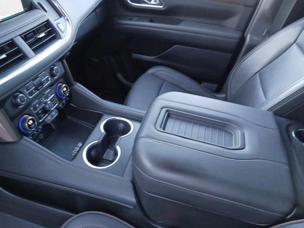 Used 2023 Iridescent Pearl Tricoat Chevrolet High Country image 11