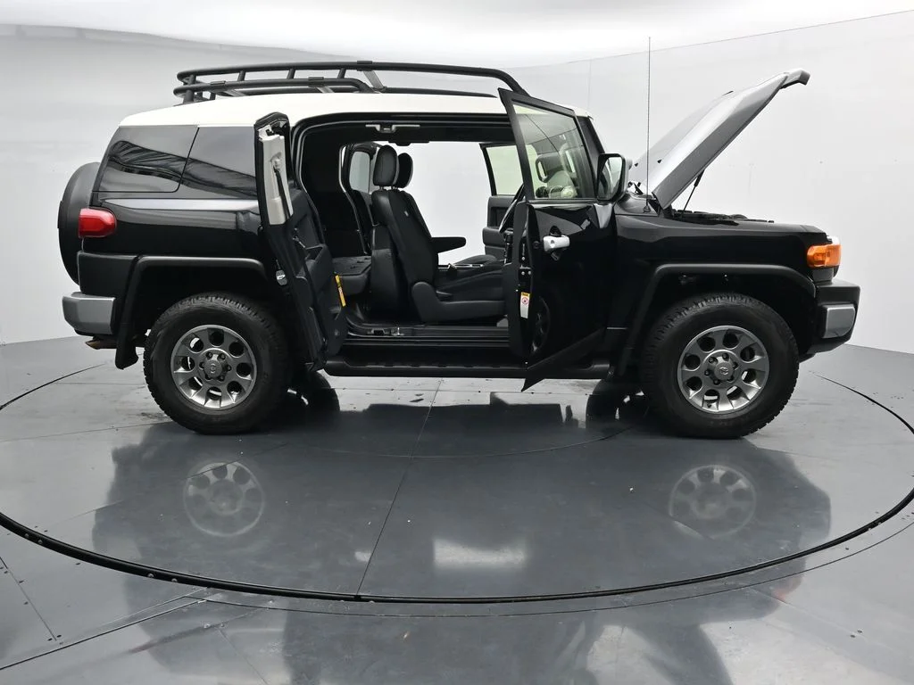 Used 2013 Black Toyota Base image 26