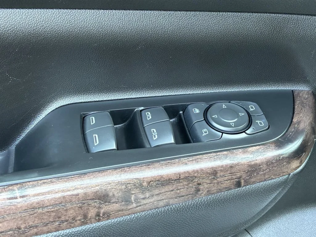 Used 2023 WHITE FROST TRICOAT GMC Denali image 14