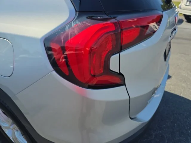 Used 2020 Silver GMC SLE image 34