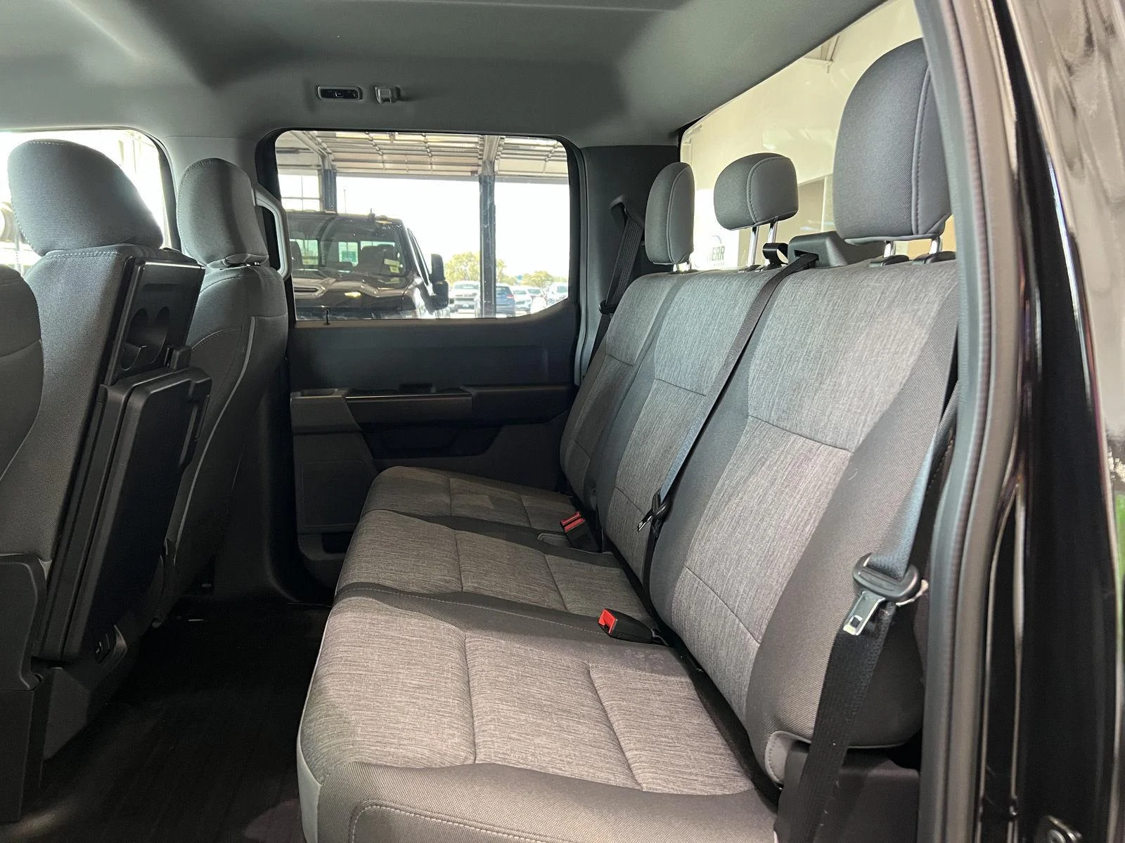 Used 2023  Ford XL image 19