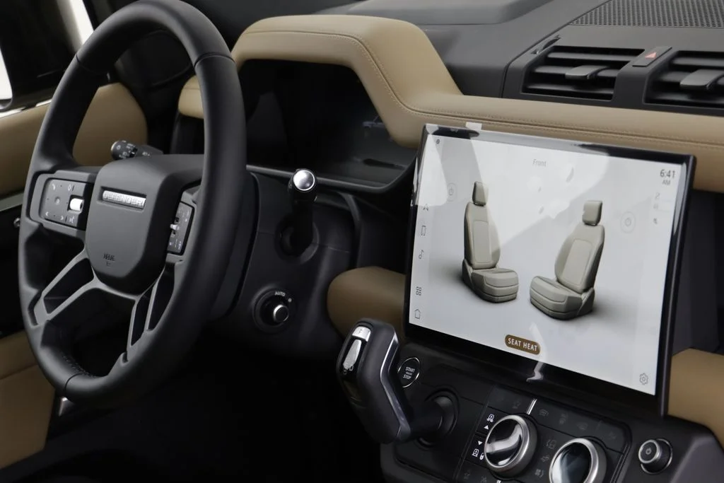 New 2026 Green Land Rover X-Dynamic SE image 22