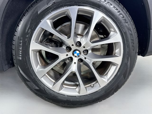 Used 2024 White Metallic BMW xDrive40i image 30