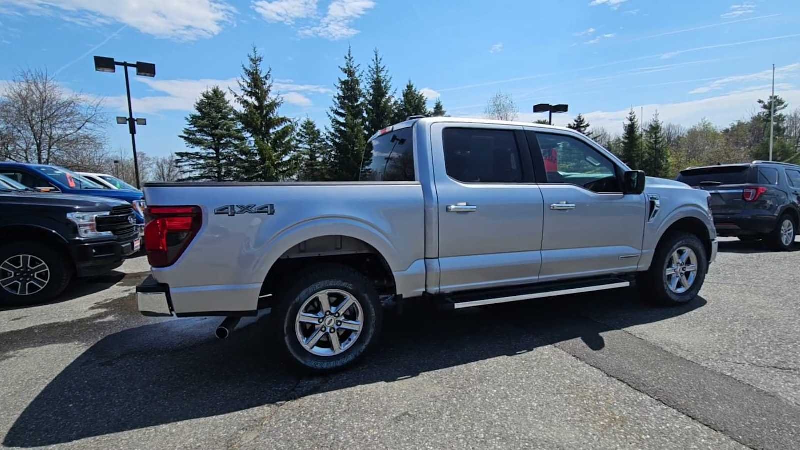 Used 2024 Iconic Silver Ford XLT image 10