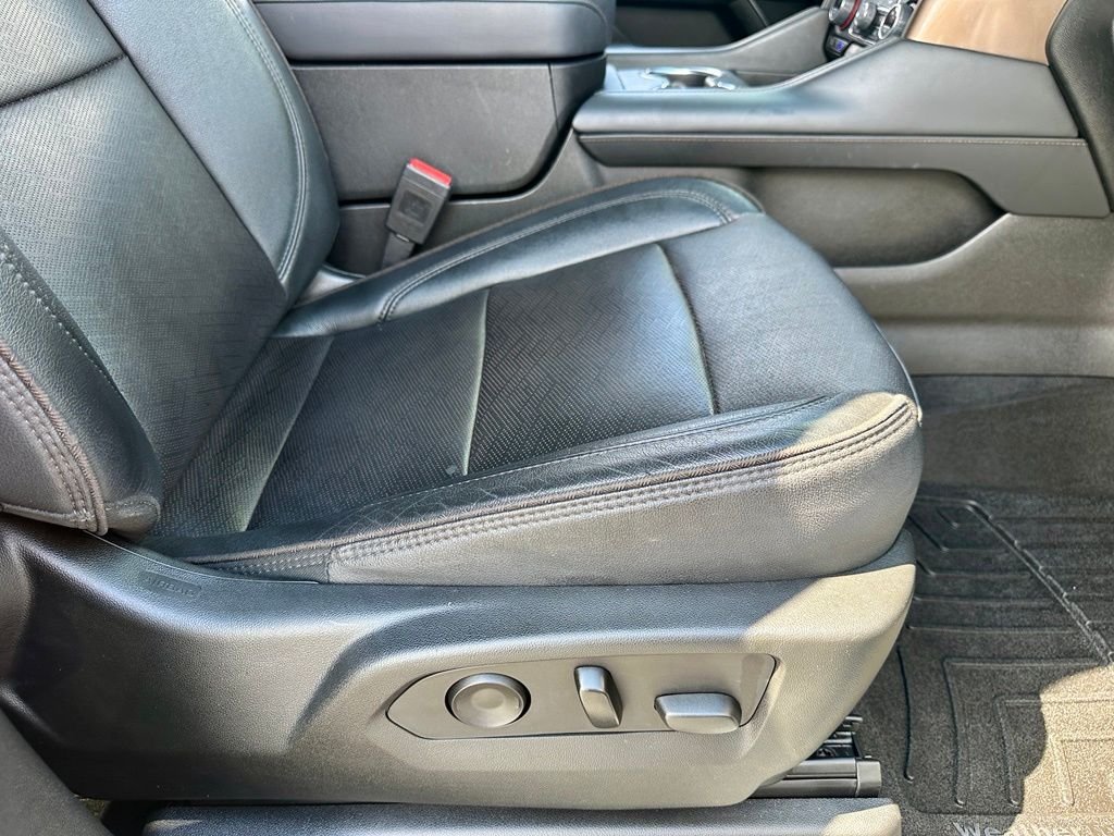 Used 2022 Gray Chevrolet High Country image 27