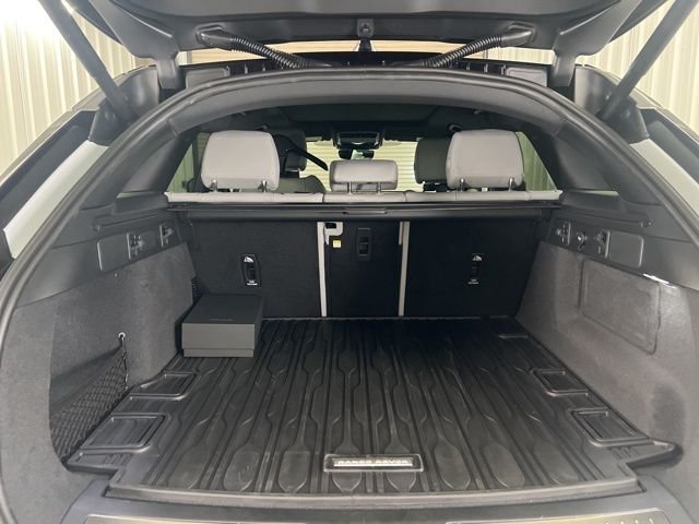 New 2026 Fuji White Land Rover Dynamic SE image 28