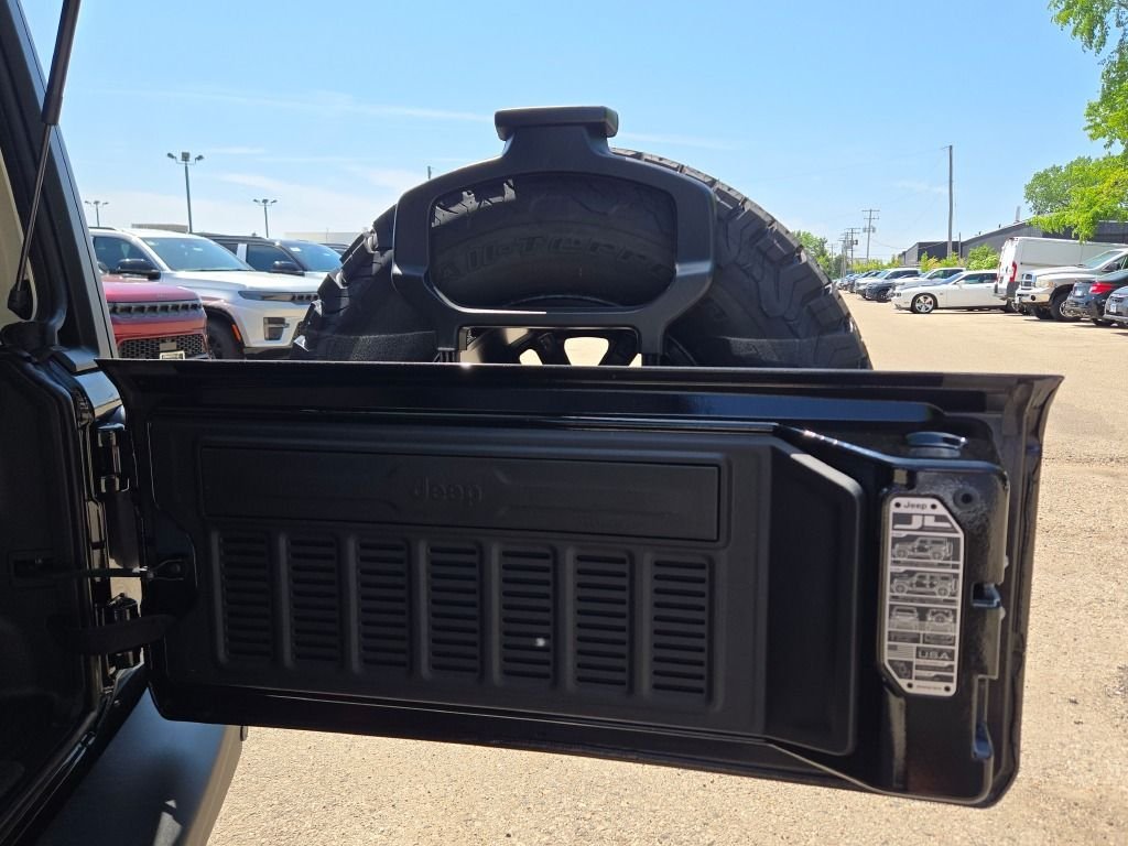 New 2026 Black Clearcoat Jeep Rubicon image 17