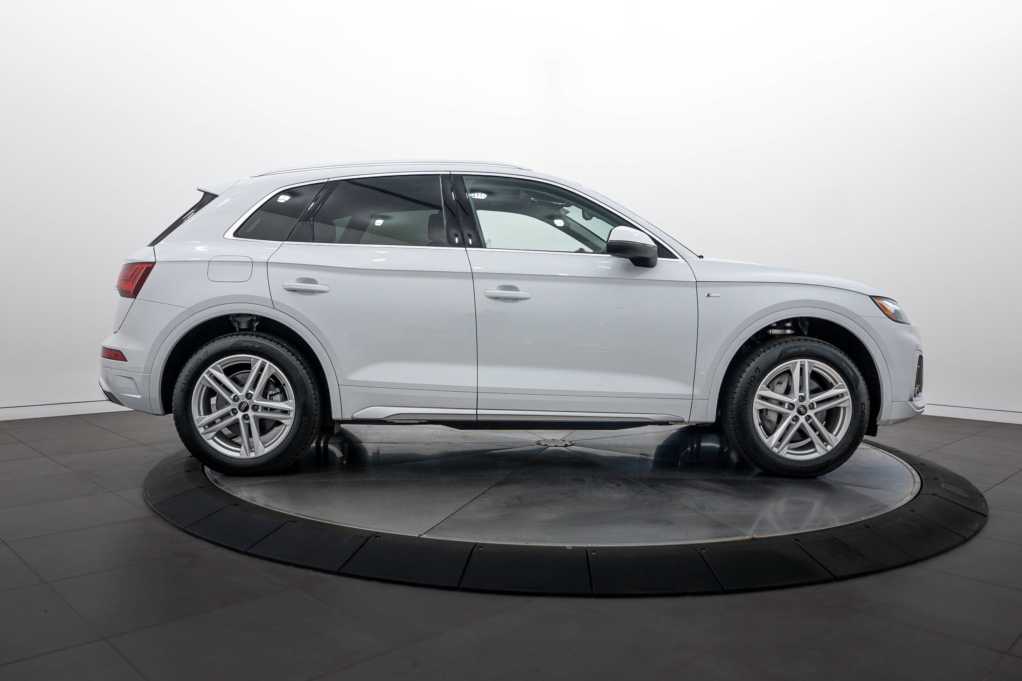 Certified Used 2025 Glacier White Metallic Audi S line Premium Plus image 3