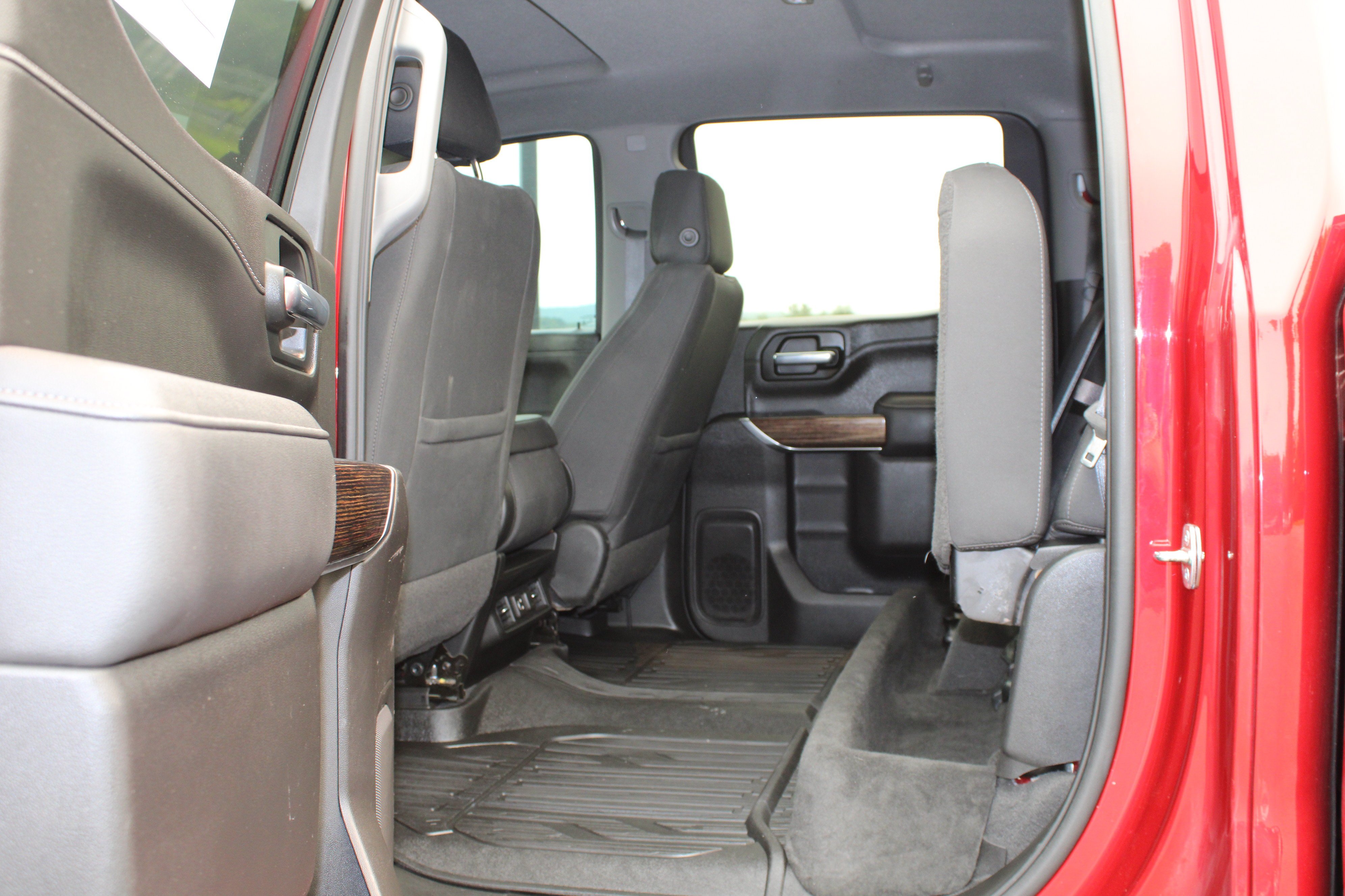 Used 2021 Maroon GMC Elevation image 15