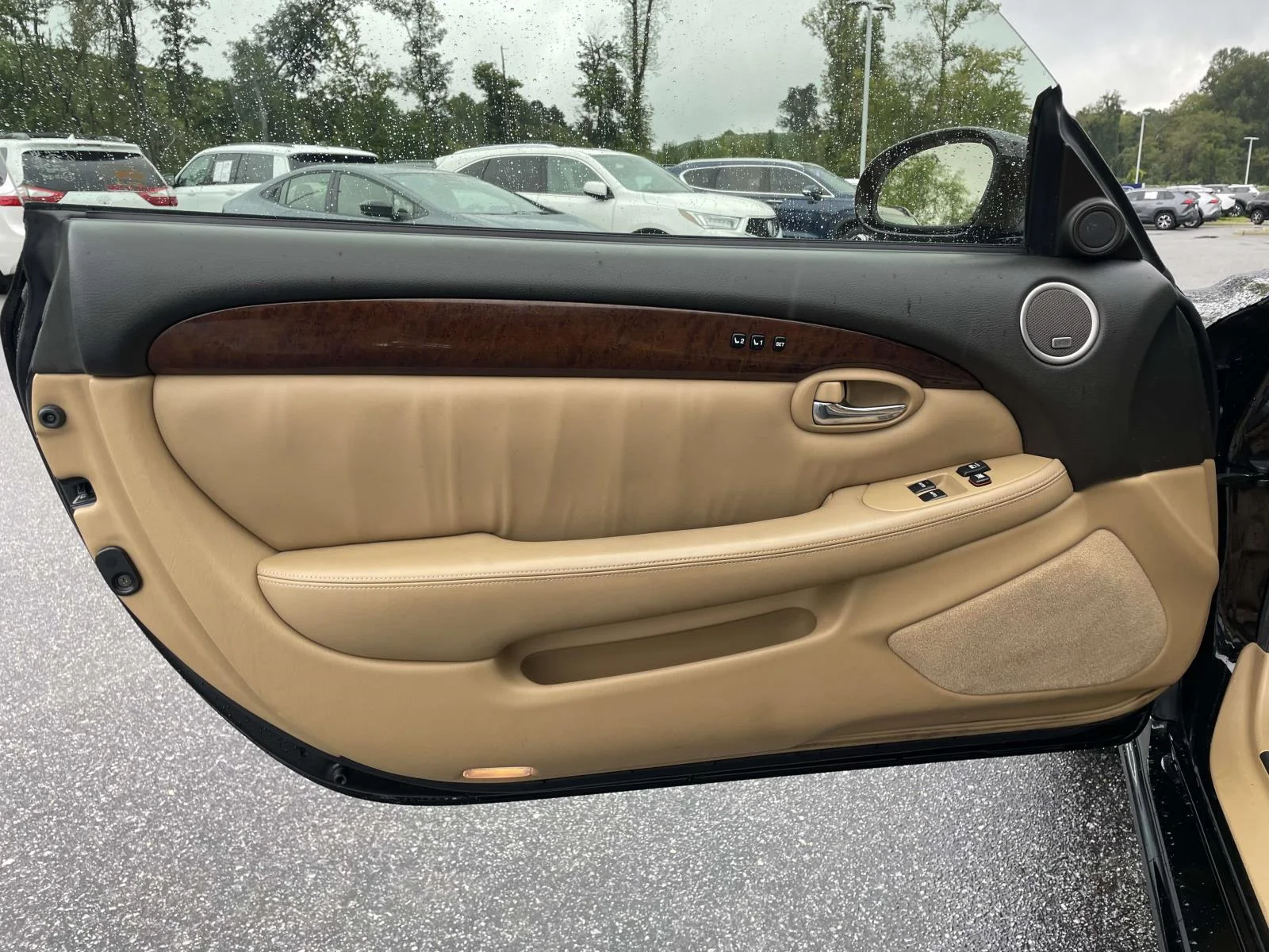 Used 2007 Obsidian Lexus Base image 2
