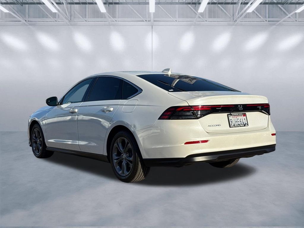 Used 2024 White Honda EX image 4
