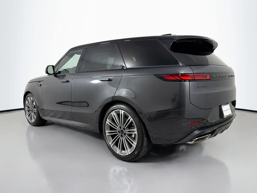 New 2026 Carpathian Grey Land Rover Dynamic SE image 7