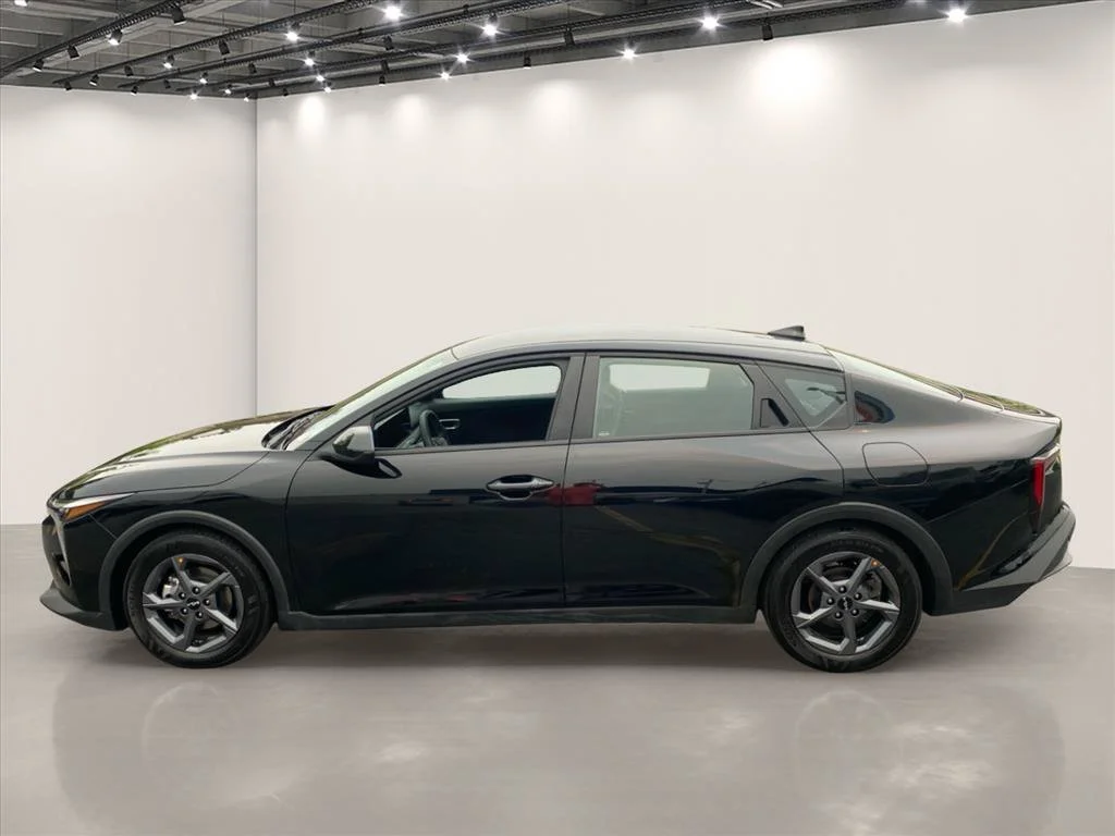 Certified Used 2026 Aurora Black Pearl Kia LXS image 5