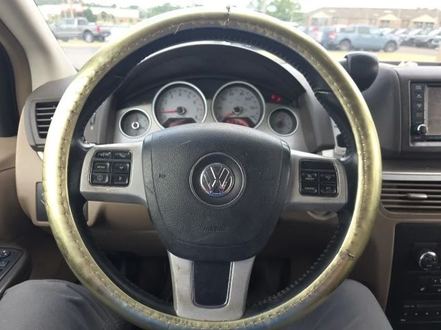 Used 2012 White Volkswagen SEL image 16