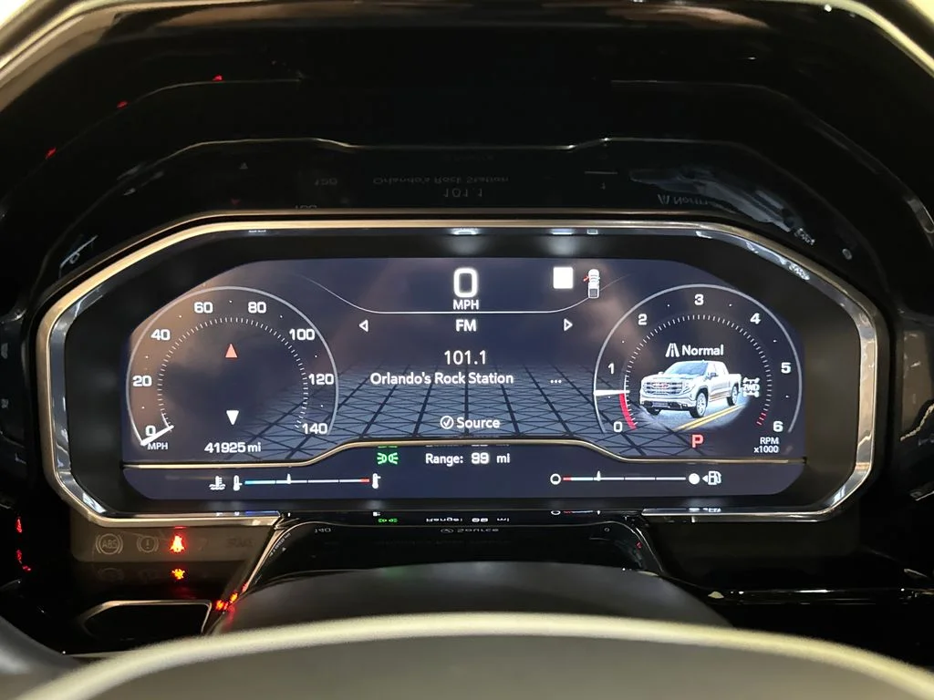 Used 2022  GMC Elevation image 20