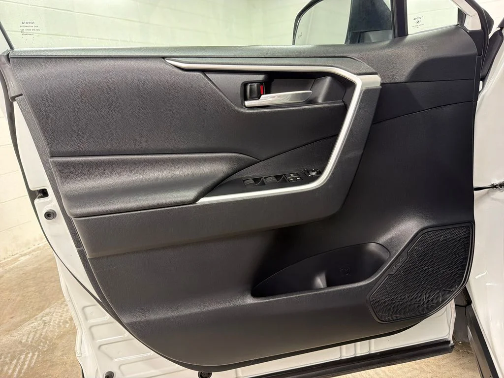 Certified Used 2019 White Toyota XLE image 17