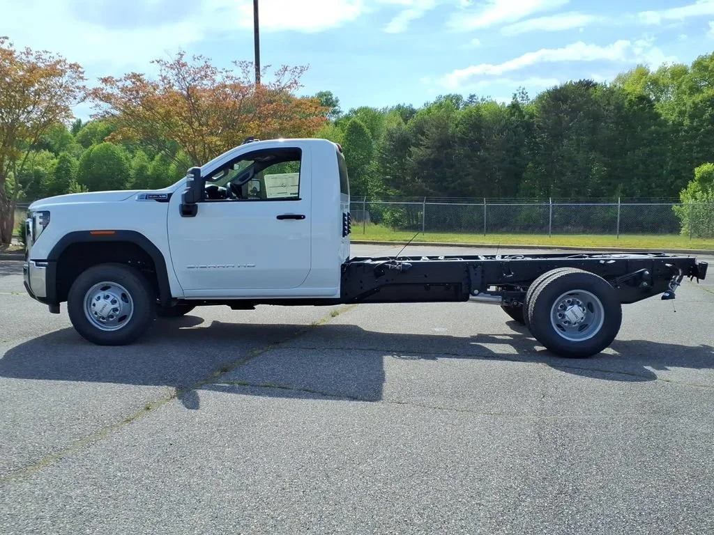2026 GMC Sierra 3500HD Pro - Photo 28
