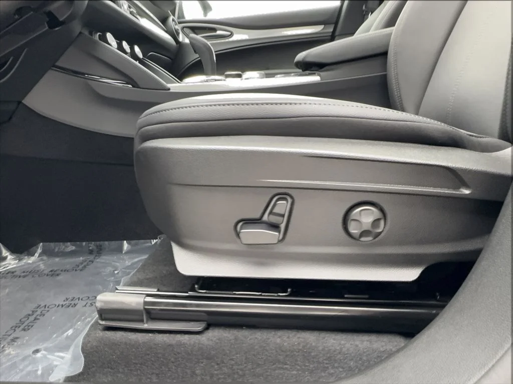New 2026 Gray Alfa Romeo Base image 23