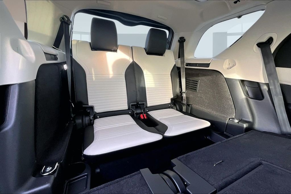 New 2026  Land Rover  image 11